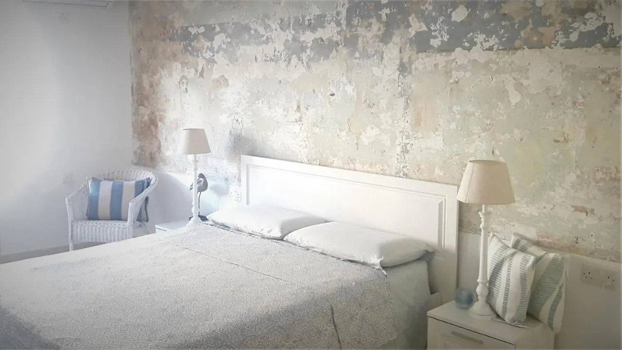 Centre Point, Malta'S Most Central Pieta Hostel