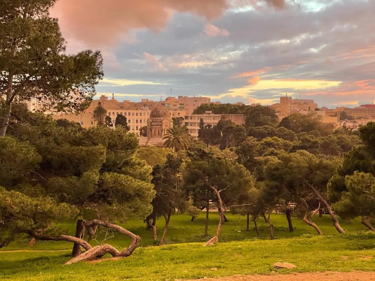 Centre Point, Malta'S Most Central Pieta Hostel